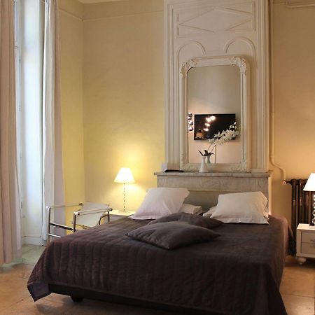 Royal Hotel Ним Экстерьер фото