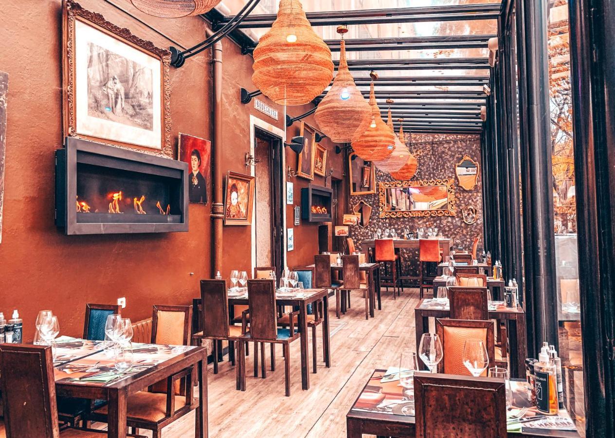 Royal Hotel Ним Экстерьер фото