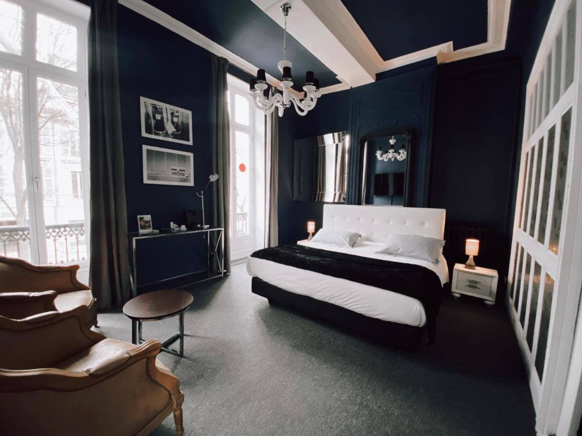 Royal Hotel Ним Экстерьер фото