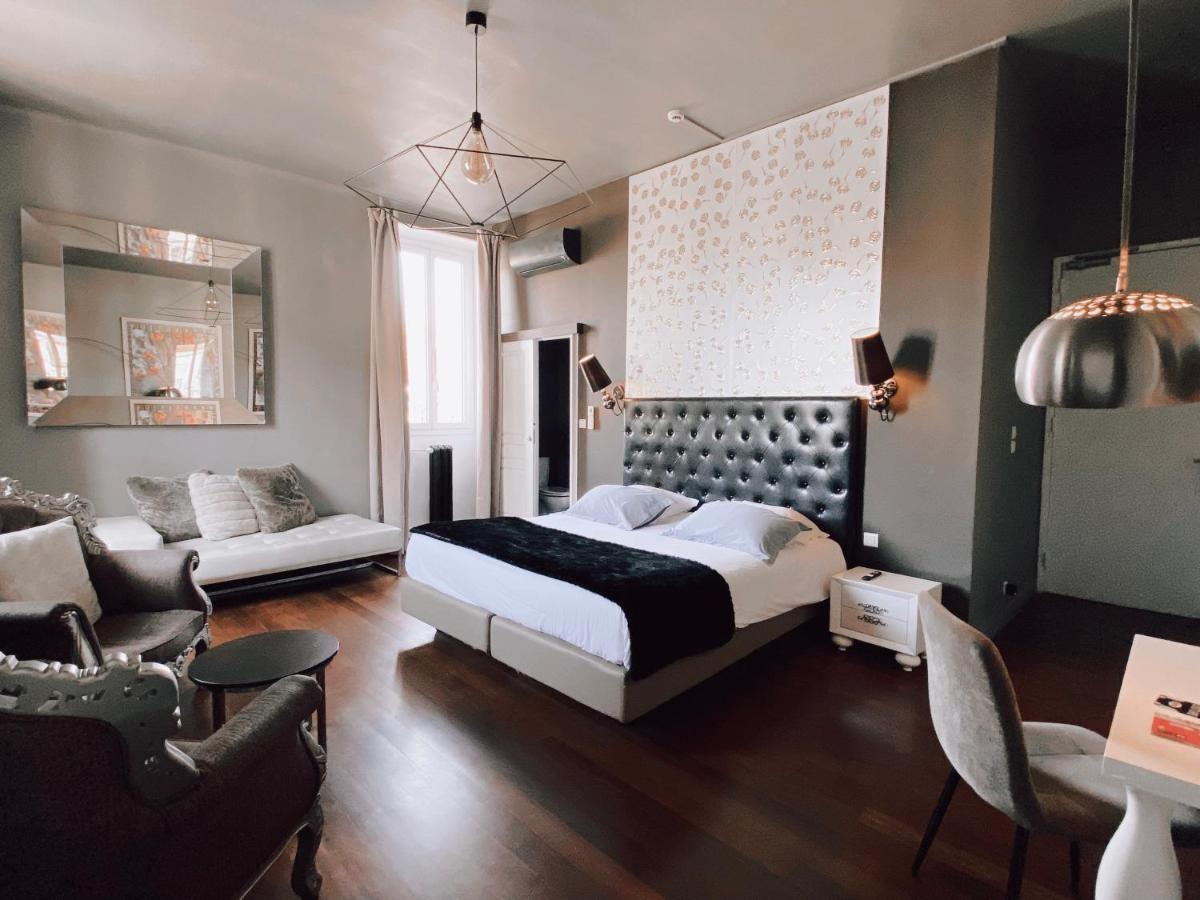 Royal Hotel Ним Экстерьер фото