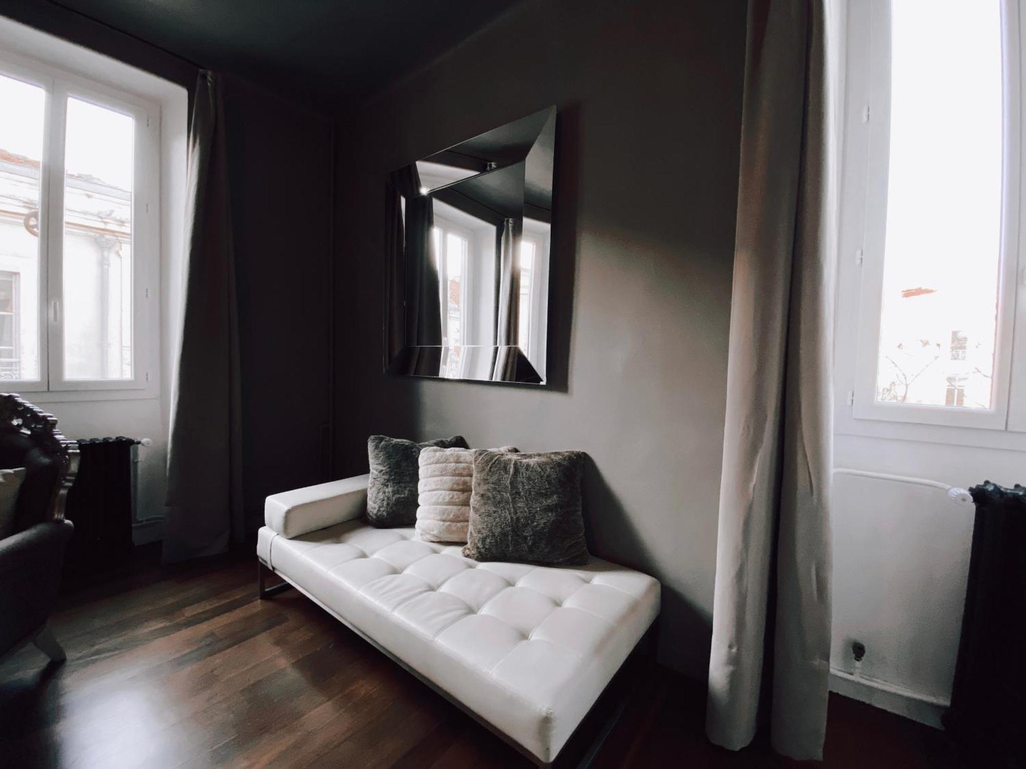 Royal Hotel Ним Экстерьер фото