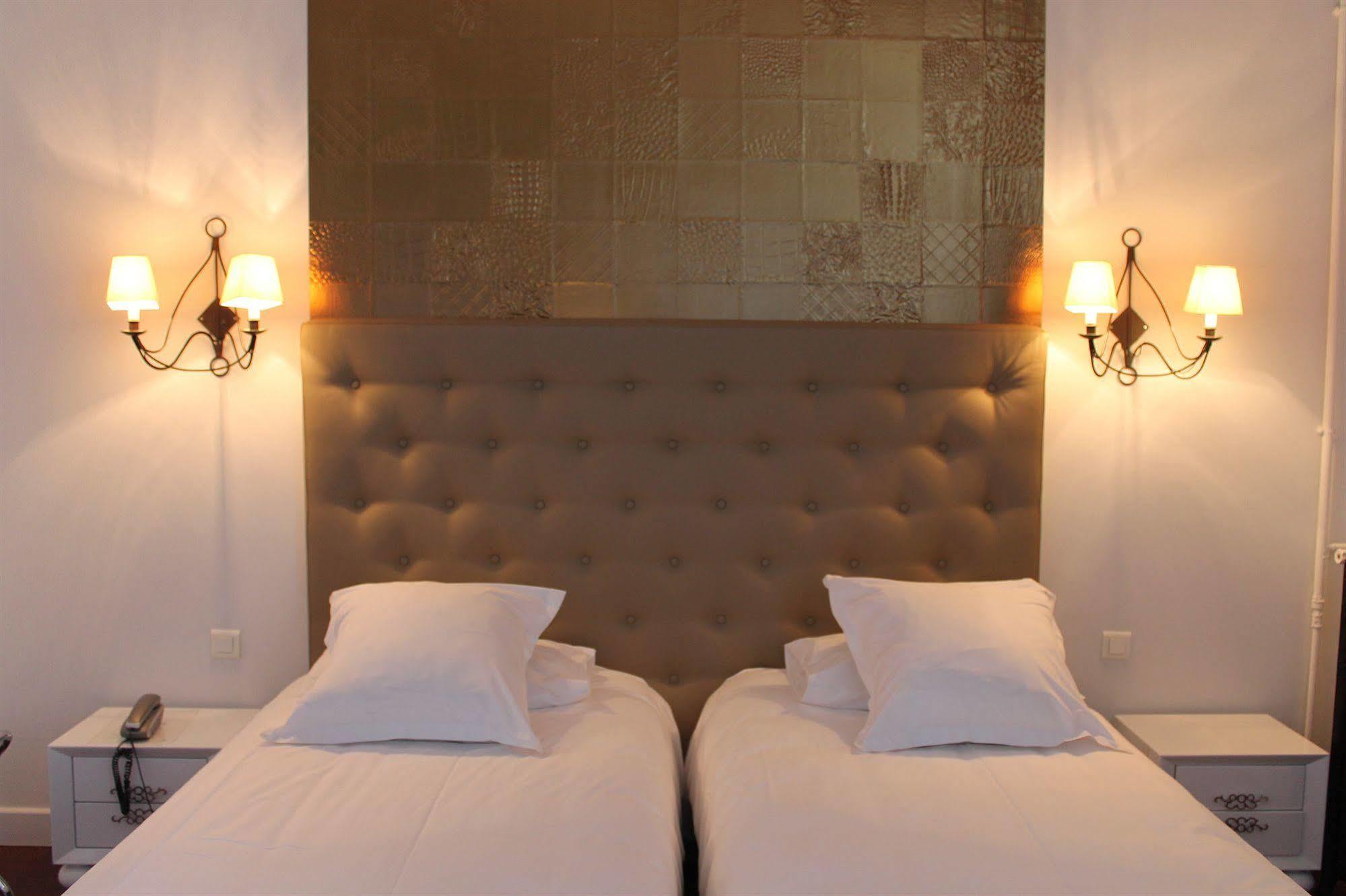 Royal Hotel Ним Экстерьер фото